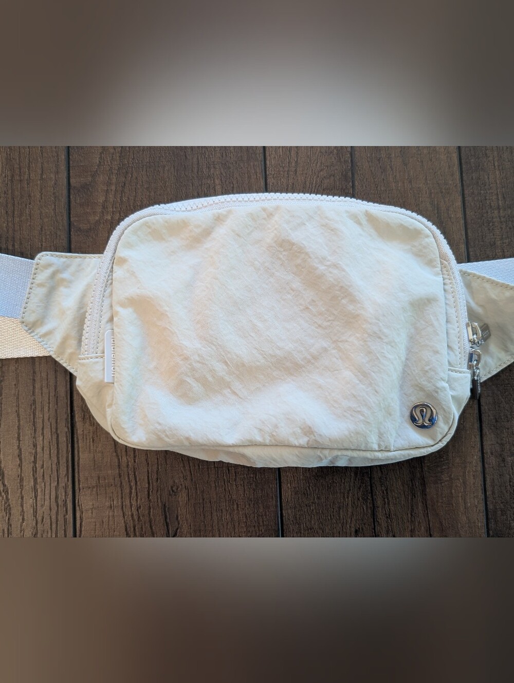 Like New 2L Lululemon Belt Bag